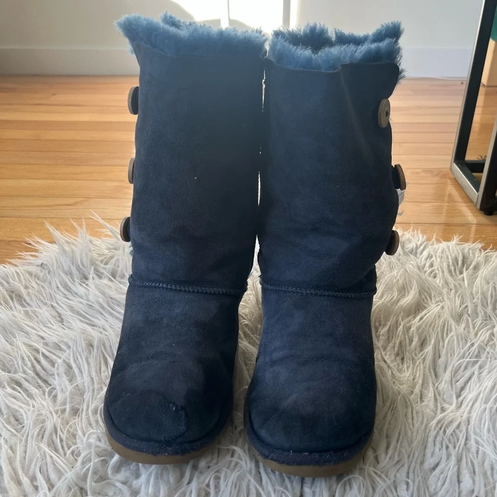 Ugg Australia Bailey Button Triplet II Navy Blue Shearling Fur Lined Boots Sz 7